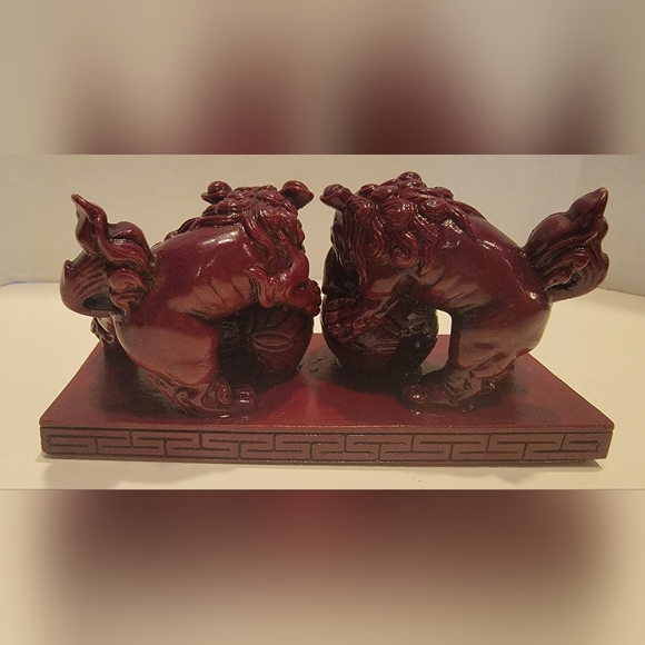 Traditional vintage Okinawa Shisa Dogs (Foo Dogs)Cinnabar resin pre-owned - Picture 4 of 9